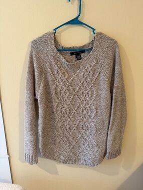 89th & Madison Light Gray Cable Knit Crewneck Sweater